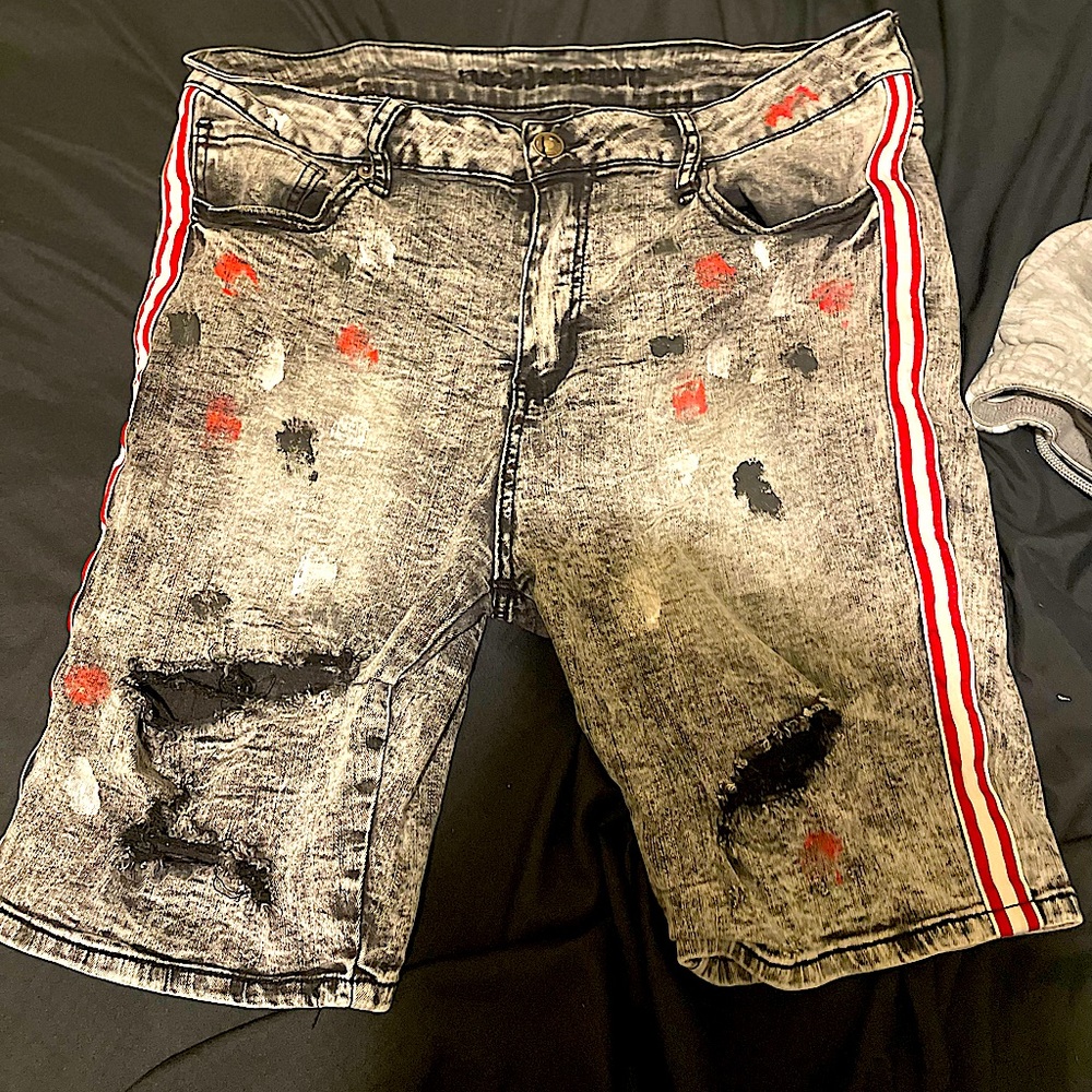 PAINT SPLATTERED SHORTS